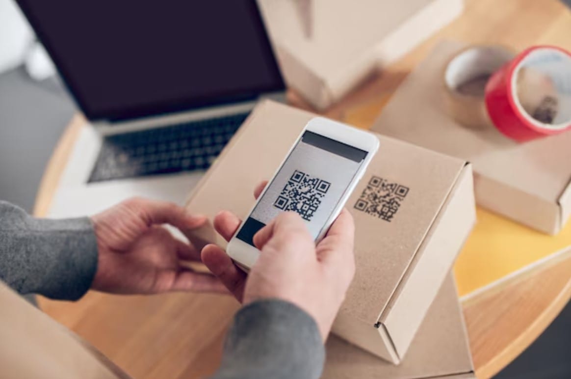 Informações de digitalização de funcionários da loja online 