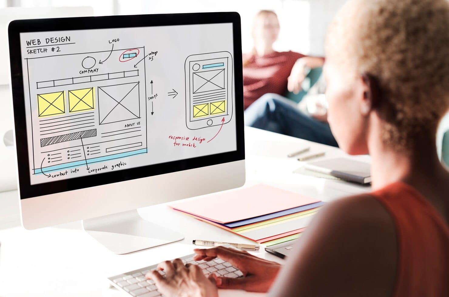 Conceito de conteúdo de tecnologia online de design da web
