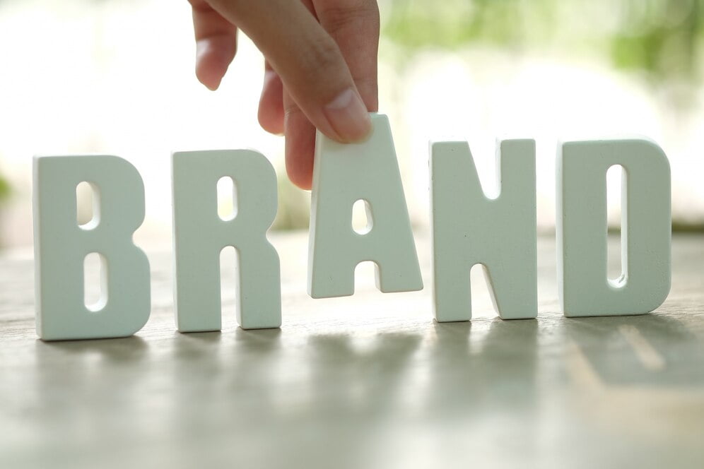 Mano arrumar letras brancas brand