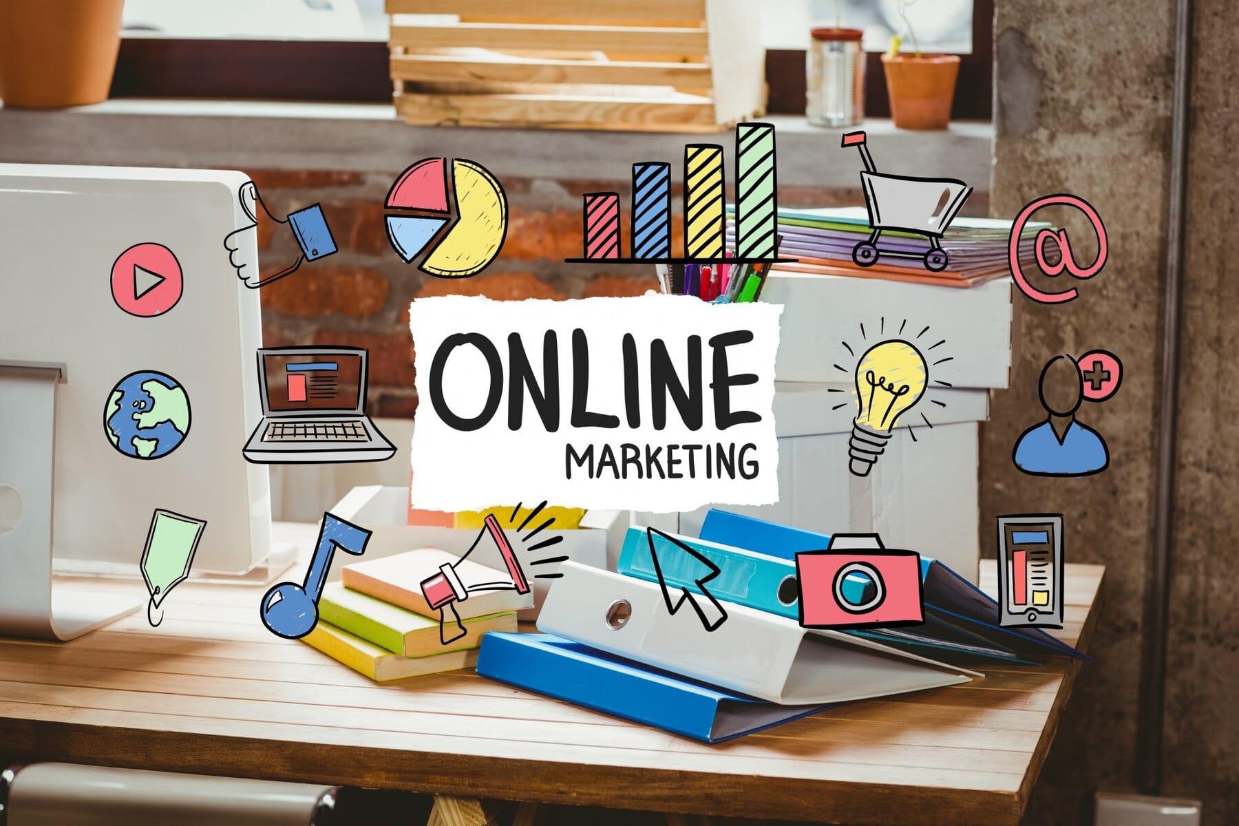 Mesa de escritório com o conceito de negócio de marketing on-line
