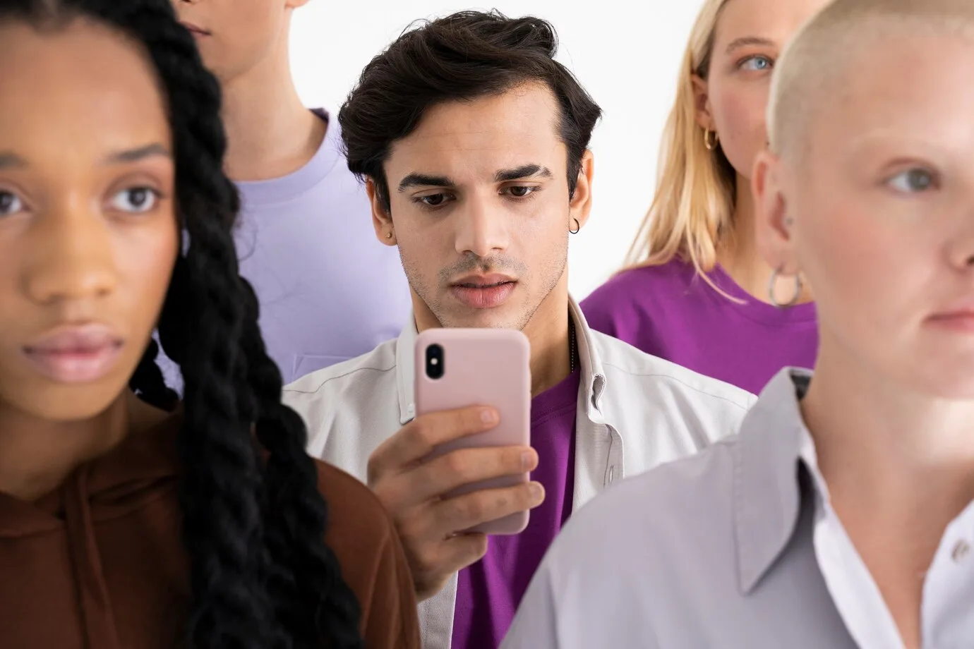Pessoas conectadas nas redes sociais
