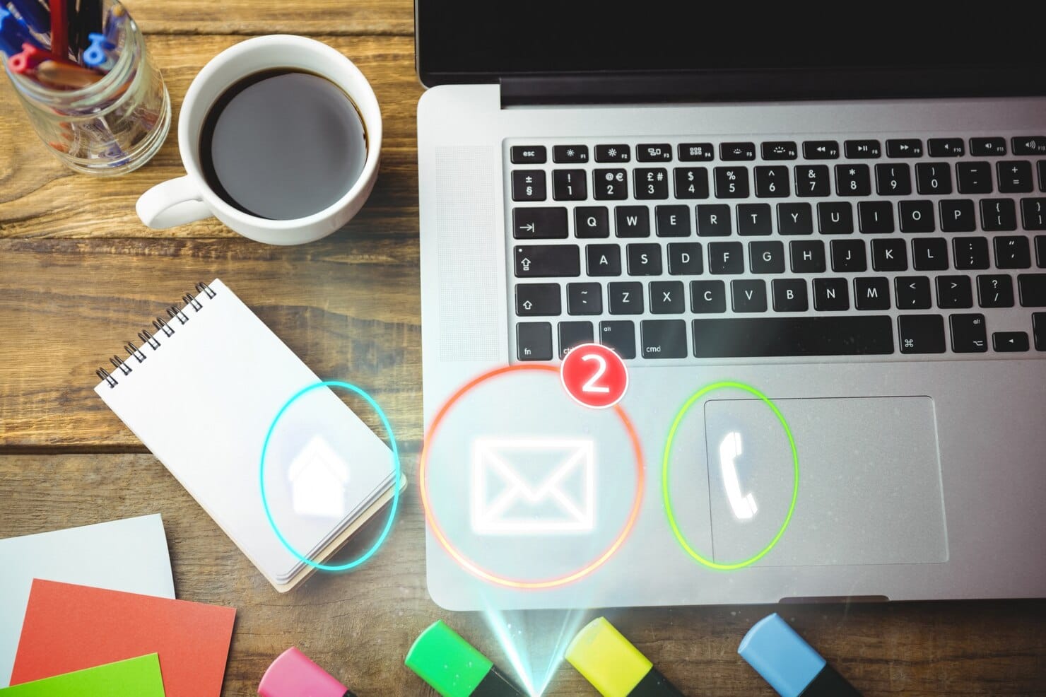 Vista superior do ícone de e-mail com duas mensagens
