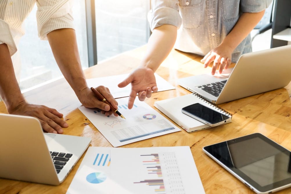 Como implementar geração de leads com IA: estratégias práticas
