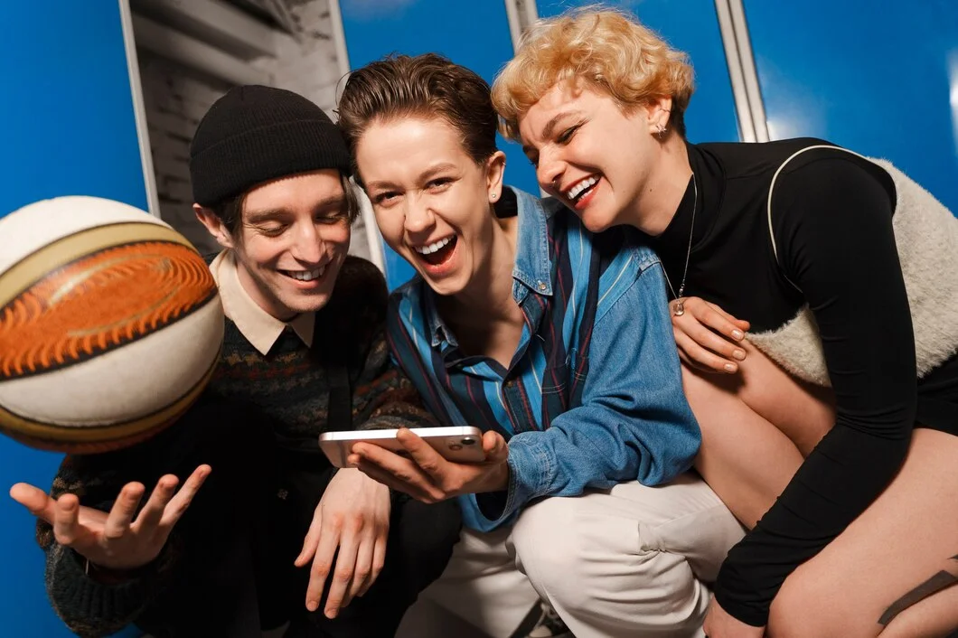 Sports Marketing: How it Works and Main Strategies Cena escolar com adolescentes
