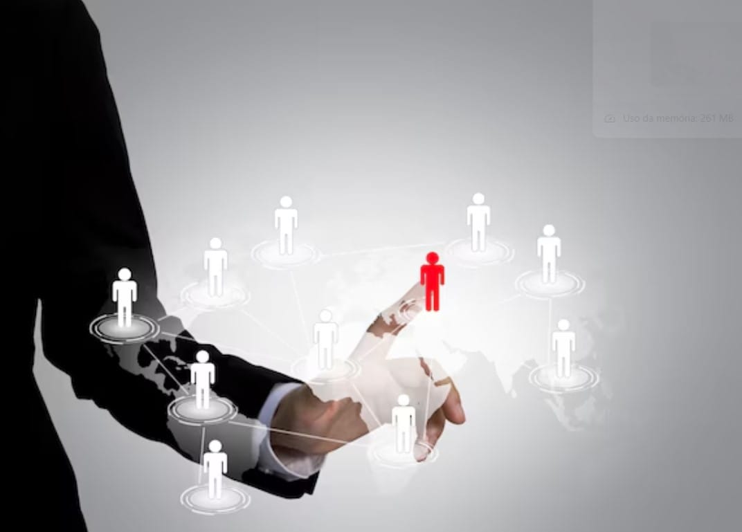 8 dicas práticas para aumentar o ROI e o ROAS nas campanhas de marketing Executivo tocando um ícone na rede social