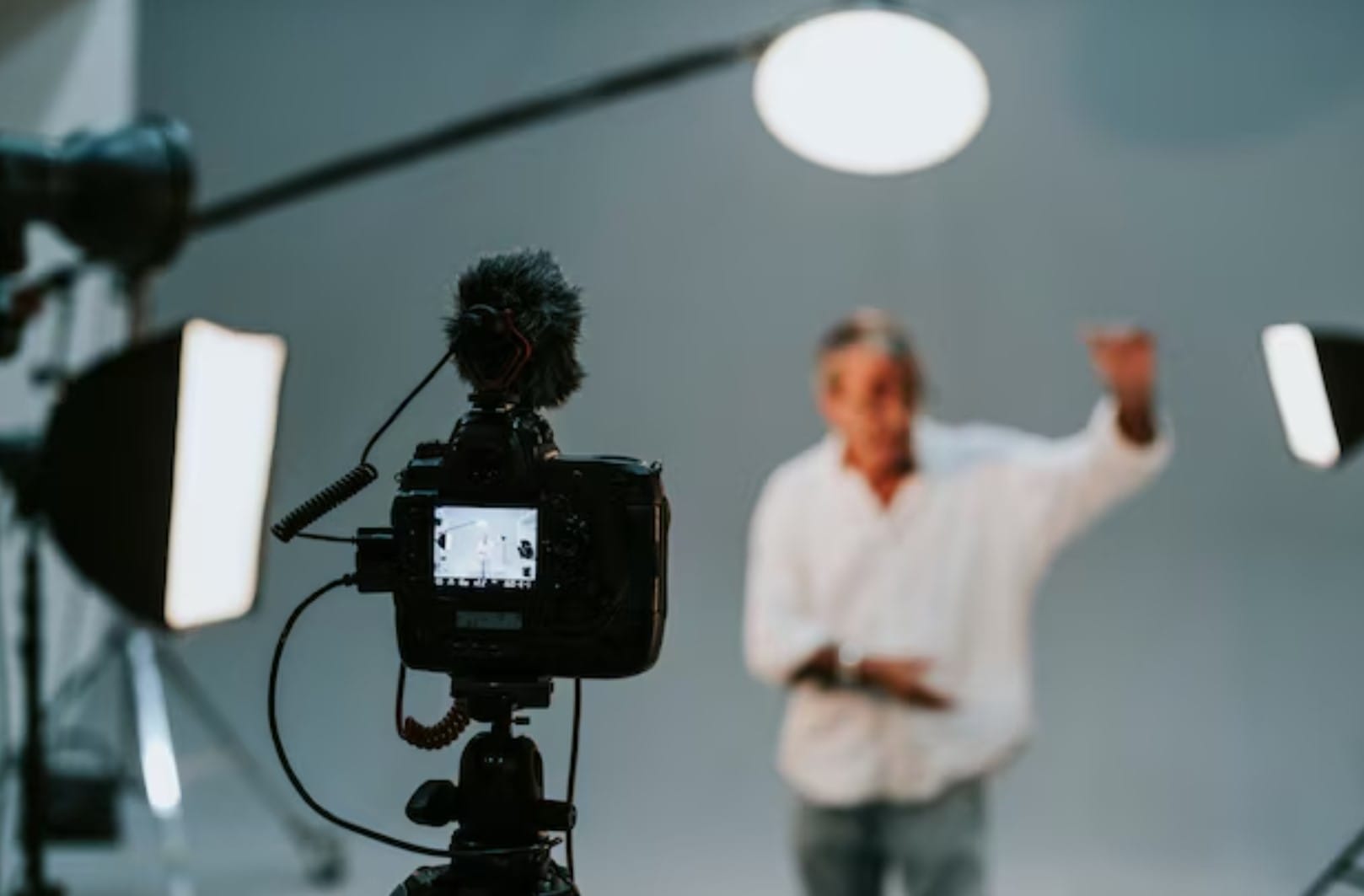 Ator na frente da câmera em um teste