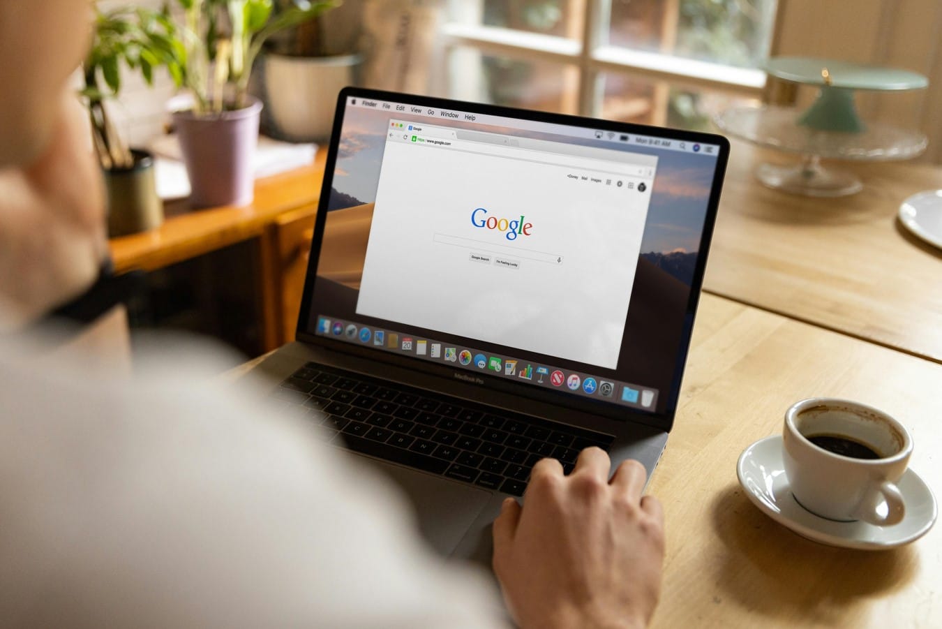 computador mostrando tela inicial do Google